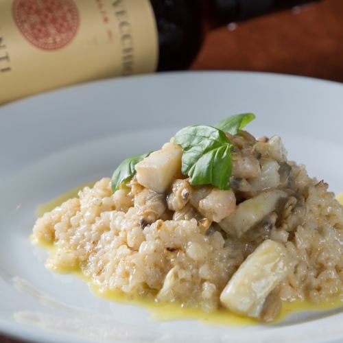Authentic Italian cuisine and original sauces carefully selected by the chef.