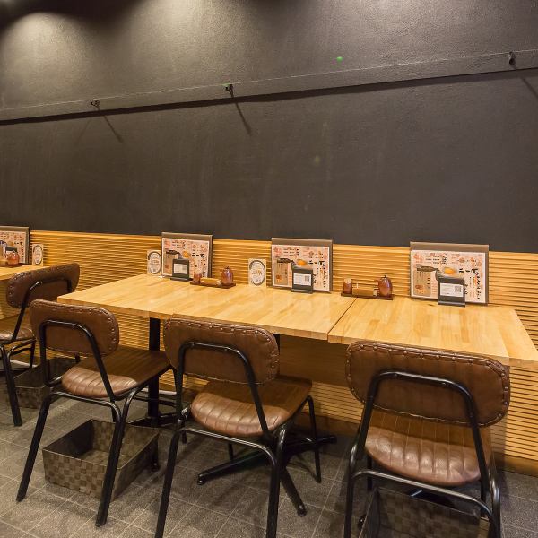 落ち着いた雰囲気の中で、家族全員が気軽に美味しい鰻を楽しめるお店。大切な家族との素敵なひとときを、ぜひこの場所で過ごしてみてください。ゆったりとした時間を過ごしながら、こだわりの鰻料理を味わえます。