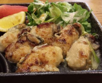 [Hiroshima specialty] Grilled oysters with butter