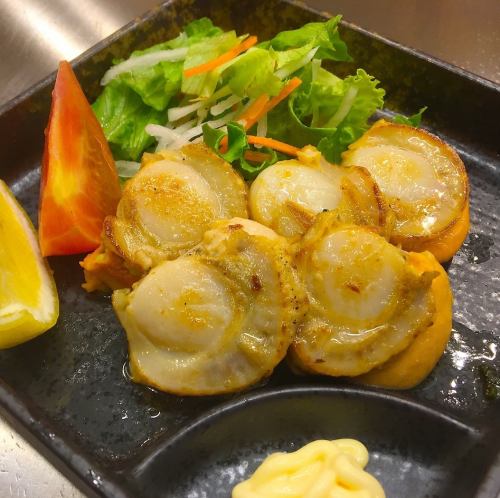 Hokkaido scallops grilled with butter