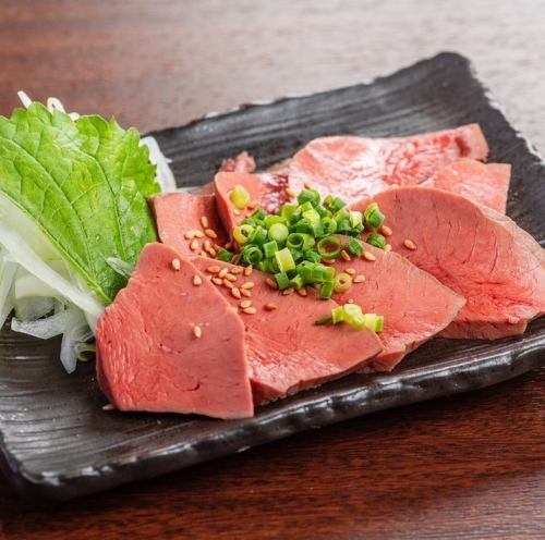 牛ハツ低温調理刺し