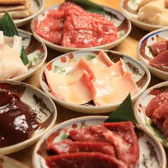 牛タンや国産和牛やロース付食べ飲み放5000円