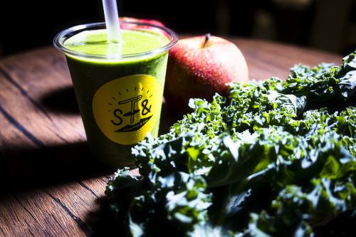 apple and kale smoothie