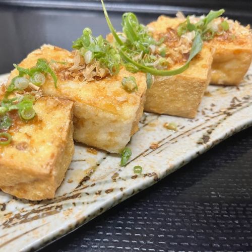 4. Crispy homemade fried tofu with vinegar and condiments