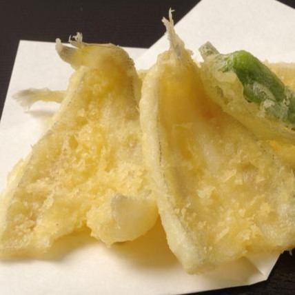 2 pieces of Kisuno tempura