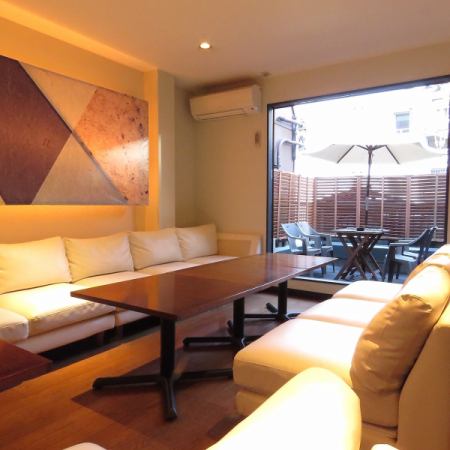 [Sofa floor with private terrace] By using the sofa floor, you can freely use the terrace seats.As a guide, from 5,000 per person / usage amount of 50,000 yen or more.