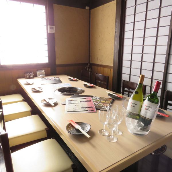 【Popular Private Room】 Private room available for 8 people is a popular seat.Please enjoy the sweetheart chicken dishes slowly in a completely private space.Other seats will also be semi-private.