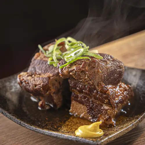 店内仕込みの角煮を堪能！