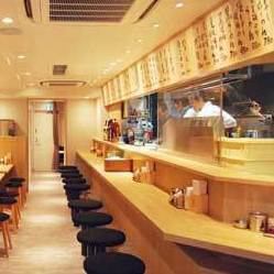 駅からすぐの博多らーめん