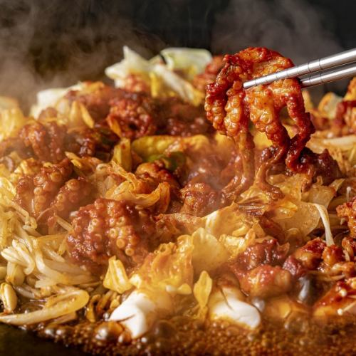 Popular in Shin-Okubo! Chukumi! Korean-style stir-fried delicious and spicy octopus