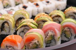 ★ Assorted sushi roll 24Pc