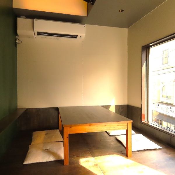 【ゆったりおくつろぎいただけるお座敷もございます】お店の奥にはお座敷席のご用意もございます。小さなお子様がいらっしゃっても安心してお過ごしいただけます。