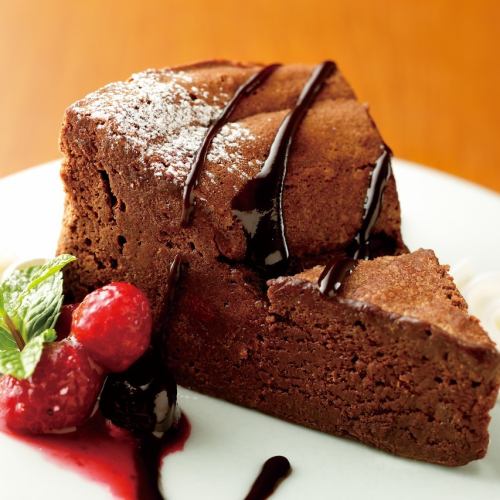Chocolate cake made with raw chocolate