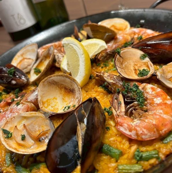 【シェフの渾身作】魚介パエリア 1人前