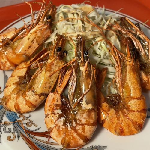 殻までカリカリ有頭海老の唐揚げ