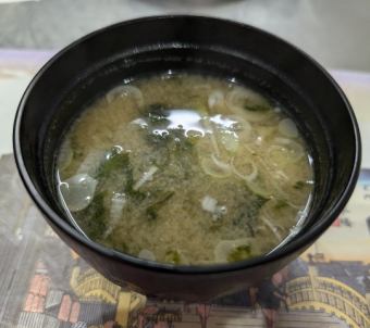 Sea lettuce miso soup