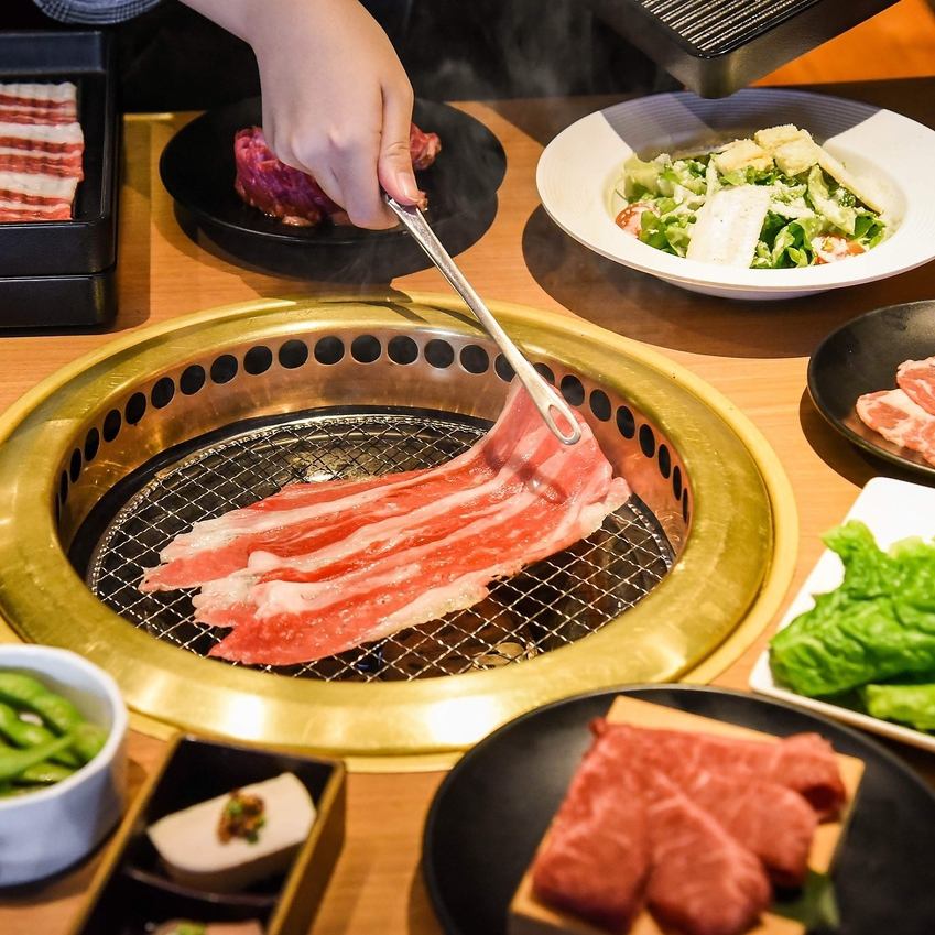 Carefully selected yakiniku, meat sushi, and desserts are also available ◎ A luxurious premium course is available!