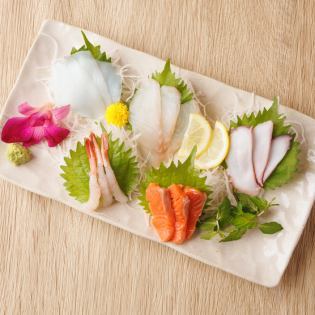 Assortment of 5 sashimi of the day