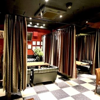 It is a private room separated by a curtain ☆