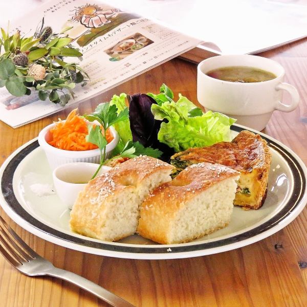 【グルテンフリーが嬉しい】季節野菜のヘルシーランチ◆米粉のキッシュプレート1,400円(税込)