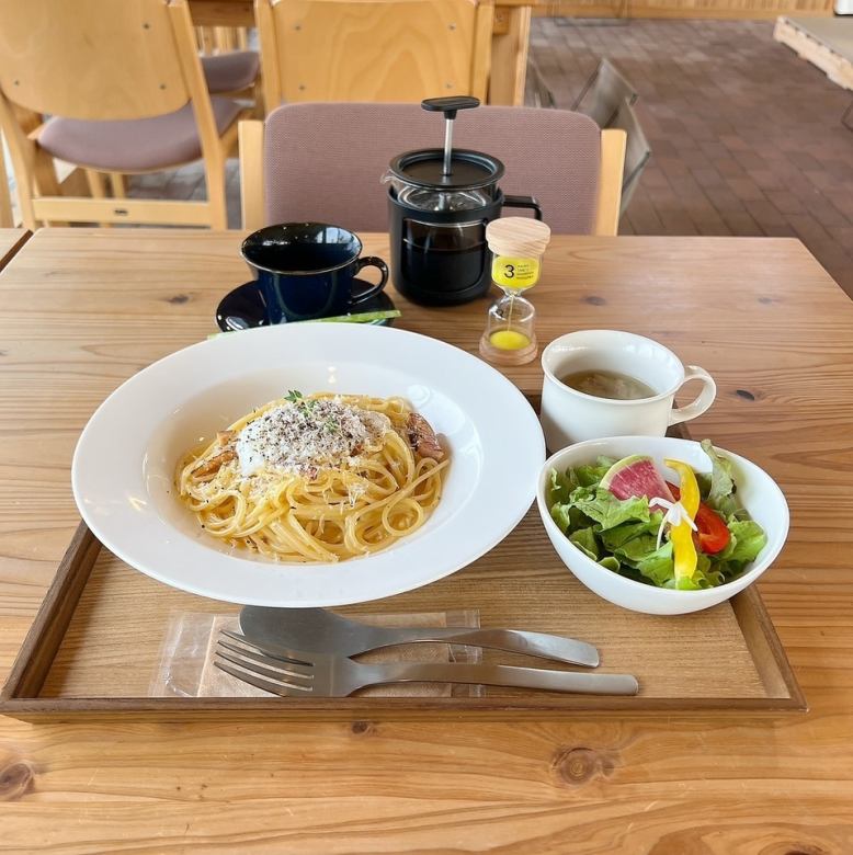 濃鬱的卡邦尼意麵，採用特製新鮮義麵（含湯和飲料）
