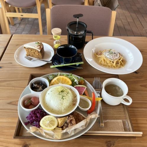 〈1日限定20食〉まるごと野菜とLEAFの恵み 産みたて卵のごちそうコース(ドリンク、スイーツ付) 
