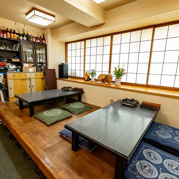 大型宴会に対応できる座敷席をご用意しています。広々とした空間で、ご家族や仲間との集まりに最適です◎アットホームな雰囲気の中で、韓国とフィリピンの料理を囲みながら、ゆったりとした時間を過ごせます。座敷席は足を伸ばしてくつろげるので、長時間の宴会でも快適に楽しめます☆