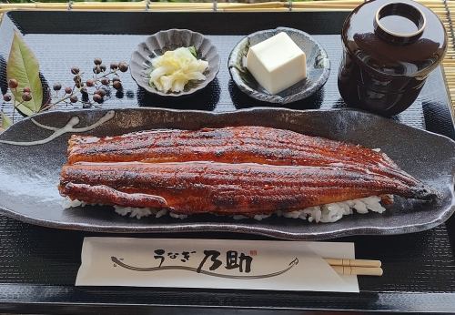 【看板メニュー】鰻一本重（一尾）一日限定１０食　3,630円（税込）