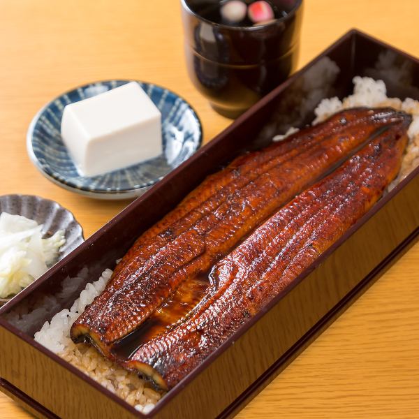 【看板メニュー】鰻一本重（一尾）一日限定１０食　3,630円（税込）