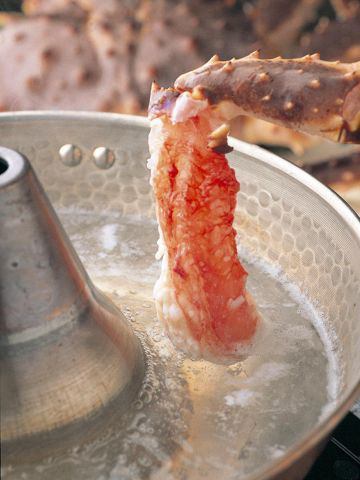 A luxurious shabu-shabu of extremely fresh crab that is rarely seen!