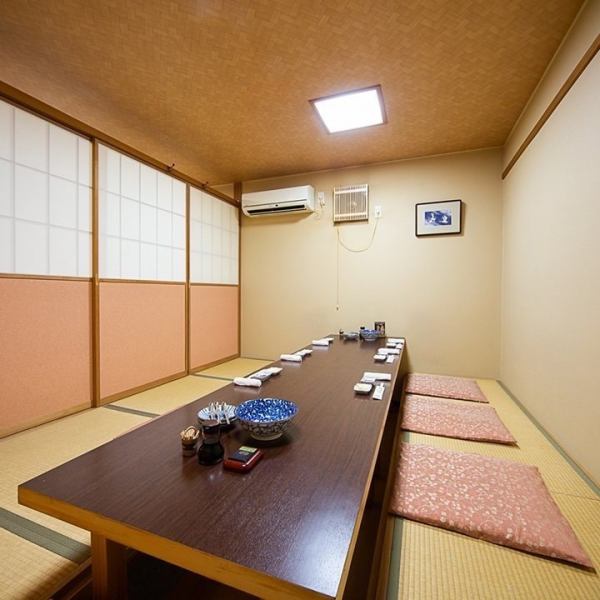 We also have a private horigotatsu room that can accommodate about 10 people, and a private tatami room that can accommodate up to 45 people, so it is recommended for parties.