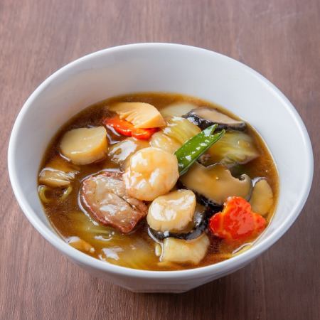 Ankake noodles with Cantonese seafood (shrimp, scallop, squid)