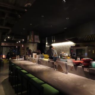 [Perfect for dates] Rounded counter seats with a calm impression.[Nagoya Station/Nagoya Station/Endoji/Yakitori/Yakitori/Private Party/Gin/Nagoya Food/Date/Girls' Night Out/Anniversary/Banquet/All-You-Can-Drink/Welcome Party/Farewell Party/Year-End Party]