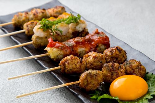 It was also featured in a Kansai gourmet magazine ☆【Crunchy outside, fluffy inside♪ Specialty tsukune (grilled skewers)】