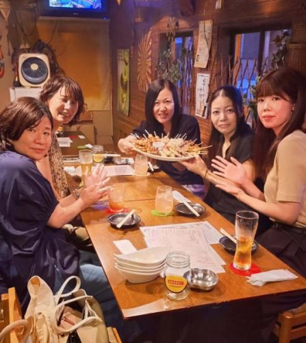 生日快樂〜♪

人氣爆棚！
現在就接受「按年齡贈送烤雞肉串」的預訂！

令人驚奇的驚喜！
如果你有 20 個人，就給你 20 瓶。
我們會為您提供適合您年齡的烤雞肉串！
截止日期為您生日之前或之後的三週。

請務必使用。

※4人以上/需提前一天預約/套裝預約金額4,500日圓以上，
或者，此優惠僅限購買無限暢飲方案（2,400日圓）的顧客享受。
為了避免過度擁擠，我們將限制每天的客人數量為一人。

☆營業時間：週二-週日17:00-25:00
（烹飪 LO24:00 飲料 LO24:30）
☆ 定休日：週一

#生日快樂 #生日禮物
#禮物 #禮物活動
#Tarusei 精釀啤酒 #Beer Girls
#烤雞肉串 #烤雞肉串 #烤雞肉串 #生日
#烤雞肉串餐廳 #居酒屋 #女孩之夜 #無限暢飲 #歡樂時光
＃靜岡市＃清水區＃清水站＃新清水站
https://www.hotpepper.jp/strJ000381021/