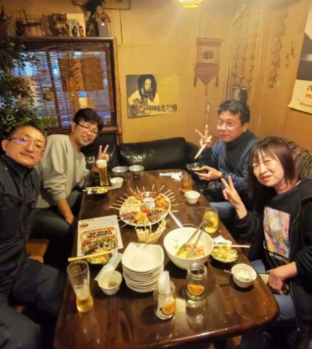 Happy Birthday 〜♪

Very popular! Birthday event
We are now accepting reservations for "Give away as many yakitori as you are old"!

Amazing surprise!
If you're 20, 20 bottles. If you're 50, 50 bottles!
Get a free yakitori for your age!
The deadline is up to three weeks before or after your birthday.

Please use all means.

*For groups of 4 or more, reservations must be made by the day before. Course reservations of 4,500 yen or more are required.
Or, this offer is only available to customers who subscribe to the all-you-can-drink plan (2,400 yen).
To avoid overcrowding, we will limit the number of guests to one per day.

☆Business hours: Tuesday-Sunday 17:00-25:00
(Cooking LO24:00 Drink LO24: 30)
☆ Regular holiday: Monday

#happybirthday #birthdaypresent
#Gifts #Gift Campaign
#yakitori
https://www.hotpepper.jp/strJ000381021/