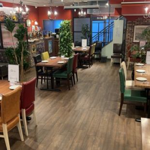 オシャレな店内で打ち上げ・歓送迎会・同窓会・結婚式の二次会利用◎席のレイアウトは自由自在★お好みのスタイルでお楽しみください！下見も随時行っておりますのでお気軽にどうぞ。