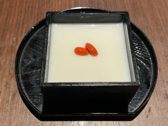 なかお特製杏仁豆腐