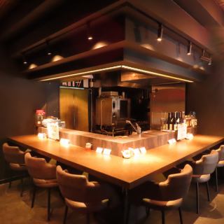 【雰囲気抜群】高級感溢れるカウンター席でゆっくりとお食事をお愉しみ頂けます♪