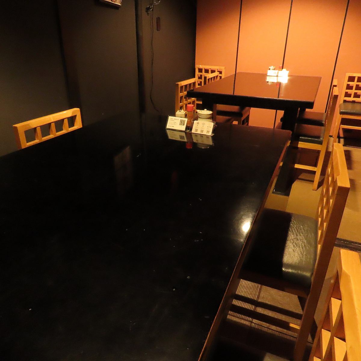 【包间】常盘町一家隐秘的居酒屋,设有包间。