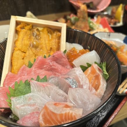 一份令人滿意的海鮮蓋飯