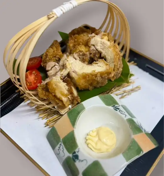 【外は香ばしく中は柔らかい知覧どりの塩唐揚げ】