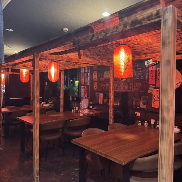This is a casual, street-food style table perfect for couples and families!