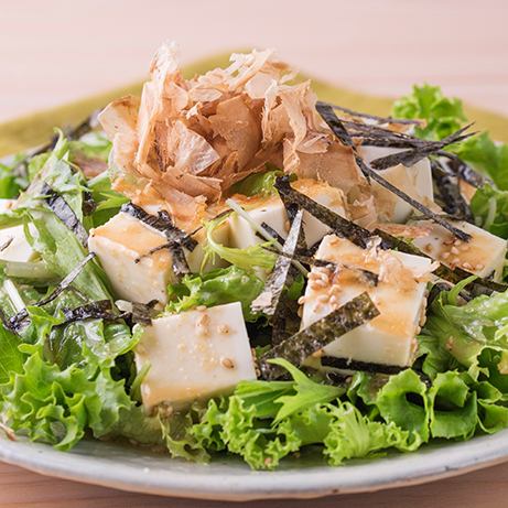 蒸し鶏と豆腐のゴマだれサラダ