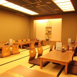 It can accommodate up to 72 people! Perfect for company banquets and ceremonies!