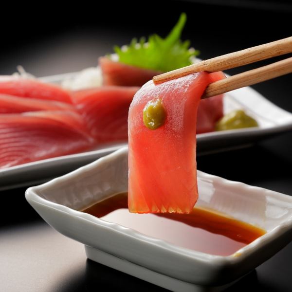 Caught that morning! We offer super fresh sashimi delivered directly from the source♪