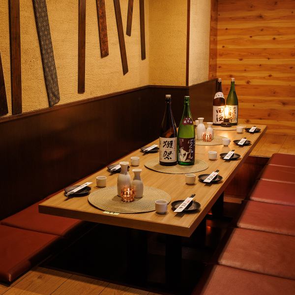 Our private rooms, overflowing with a Japanese atmosphere, are perfect for entertaining guests in Shinbashi. We have a wide range of private rooms to suit any size, from small groups to large groups. Our sunken kotatsu seats, where you can stretch your legs and relax, are also popular with guests with children!