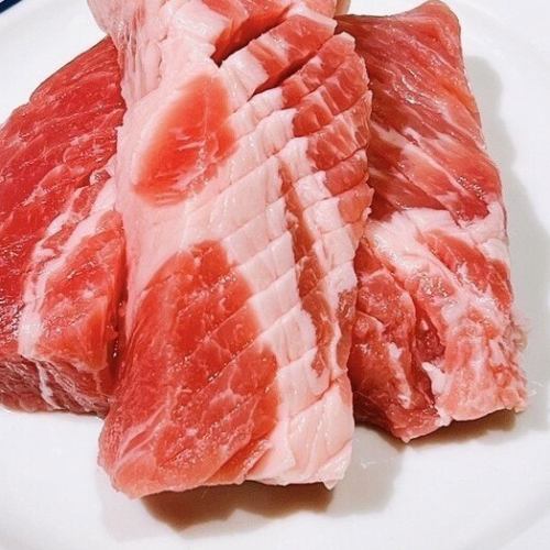 It's almost a steak!! We recommend various thick-sliced meats♪