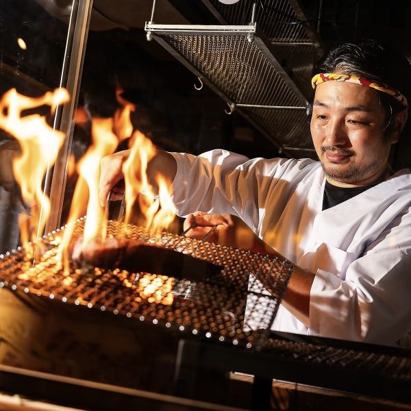 藁焼きの技法を駆使して、海鮮やお肉の素材の旨味を最大限に引き出した料理を提供しています。藁の香ばしい香りとともに、絶品の料理をお楽しみください★