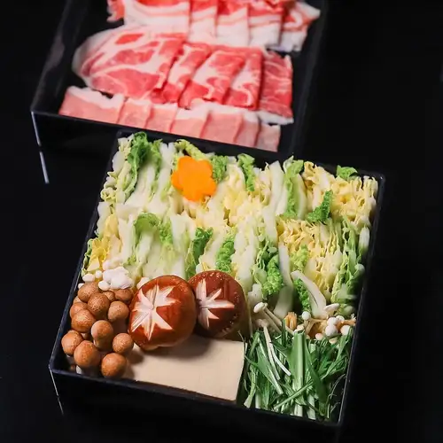 【ホットペッパー限定】みんなでワイワイ囲んで楽しむ絶品しゃぶしゃぶ